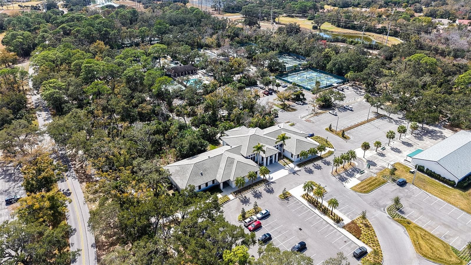 Single Family Residence at 3944 LYNDHURST CT, SARASOTA, photo 29 of 41