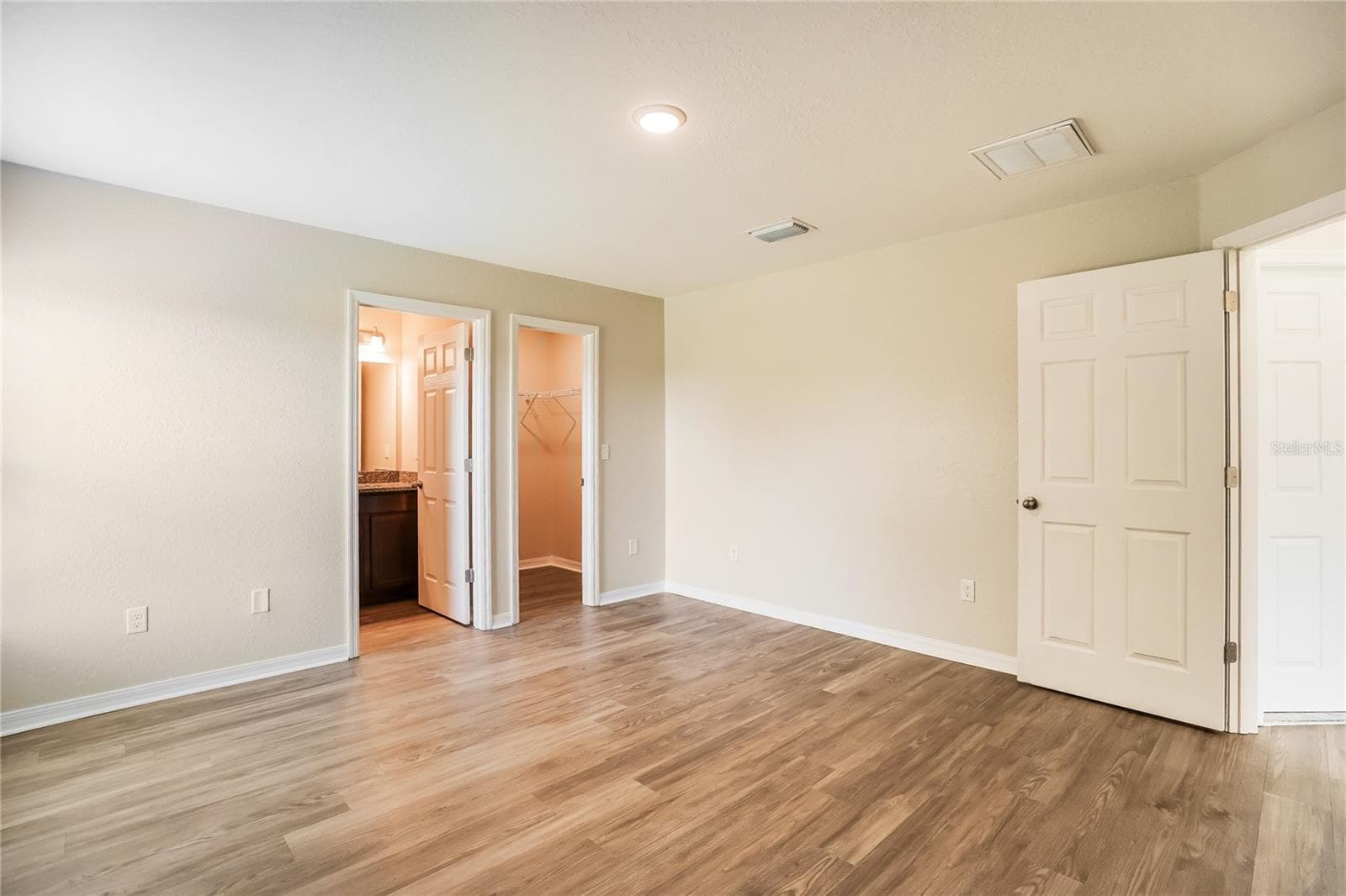 Single Family Residence at 6188 E SENECA ST, INVERNESS, photo 16 of 25