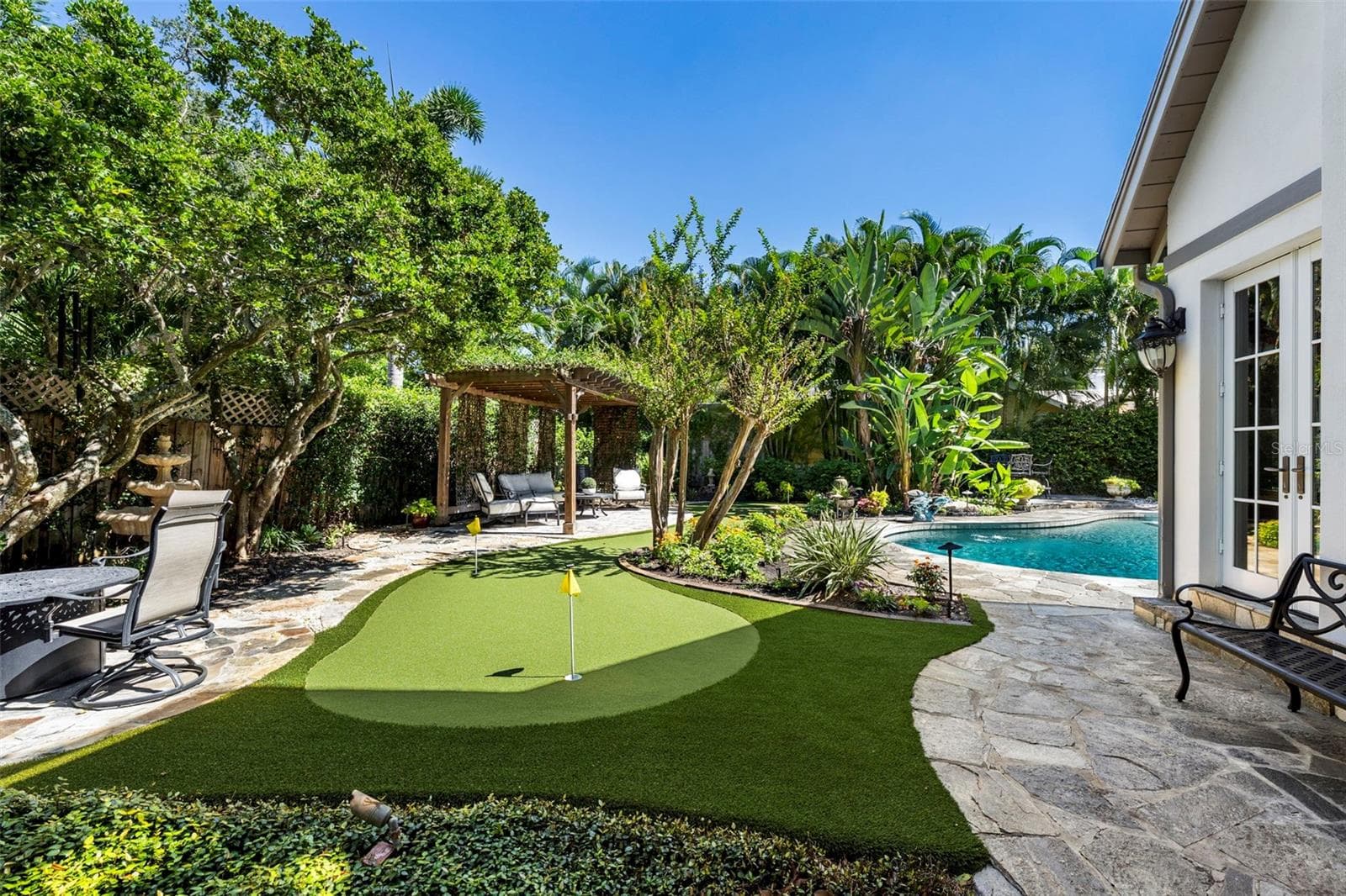 Single Family Residence at 1829 BOUGAINVILLEA ST, SARASOTA, photo 4 of 73