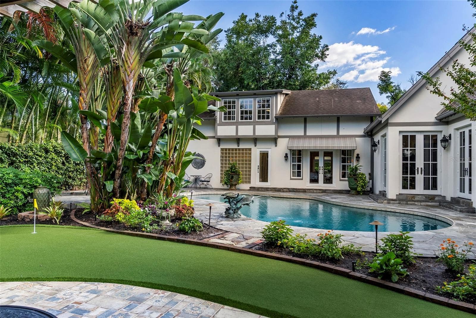 Single Family Residence at 1829 BOUGAINVILLEA ST, SARASOTA, photo 6 of 73