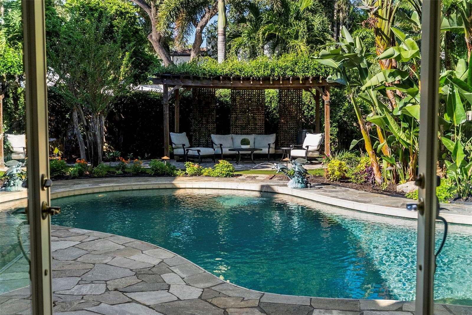 Single Family Residence at 1829 BOUGAINVILLEA ST, SARASOTA, photo 8 of 73