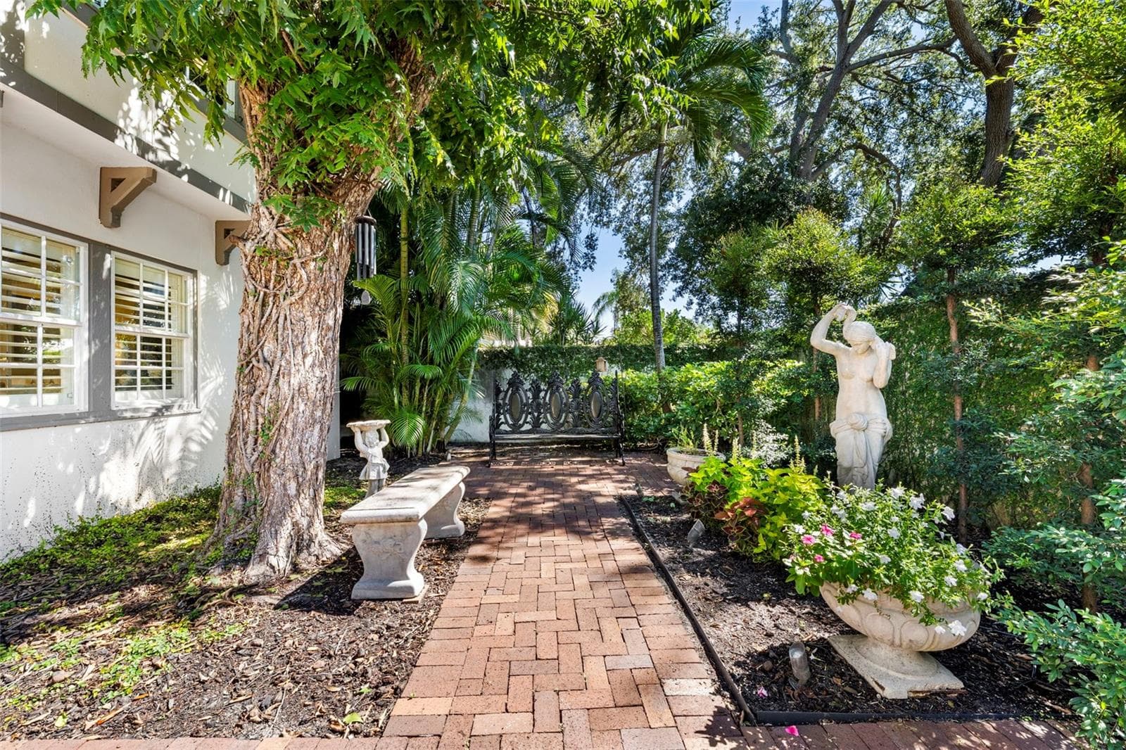 Single Family Residence at 1829 BOUGAINVILLEA ST, SARASOTA, photo 53 of 73