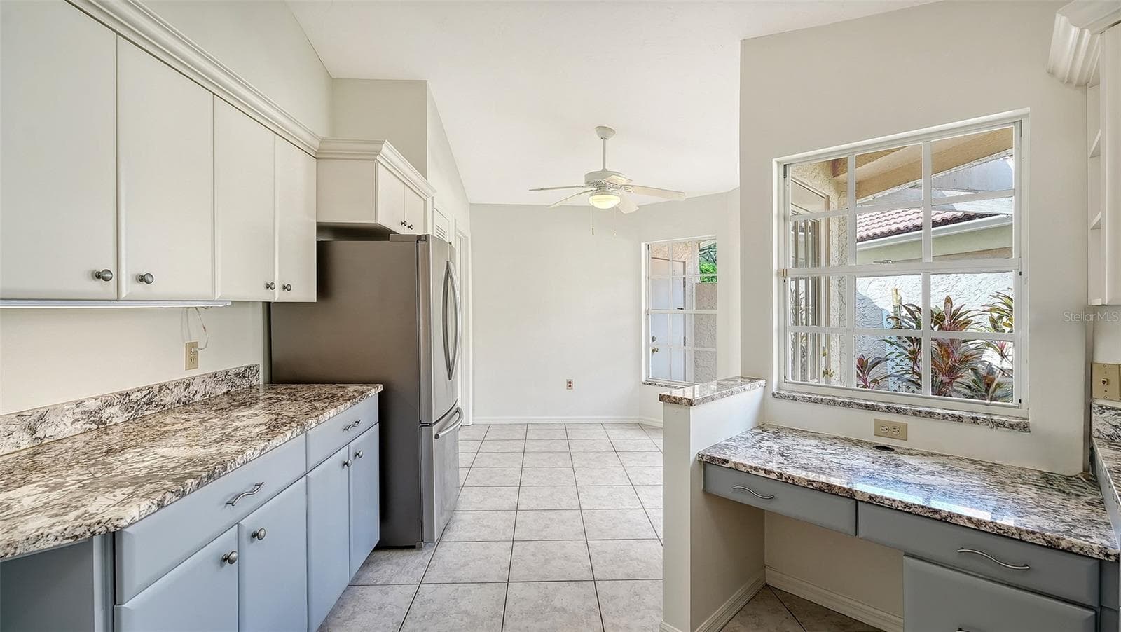 Single Family Residence at 3944 LYNDHURST CT, SARASOTA, photo 10 of 41