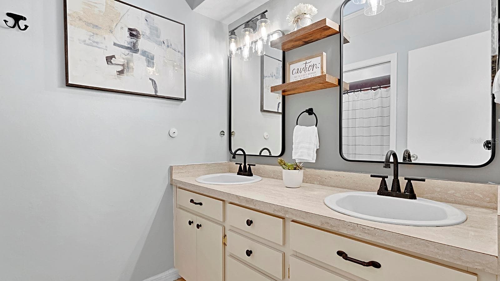 second bath - 432 BURNT TREE LN, APOPKA