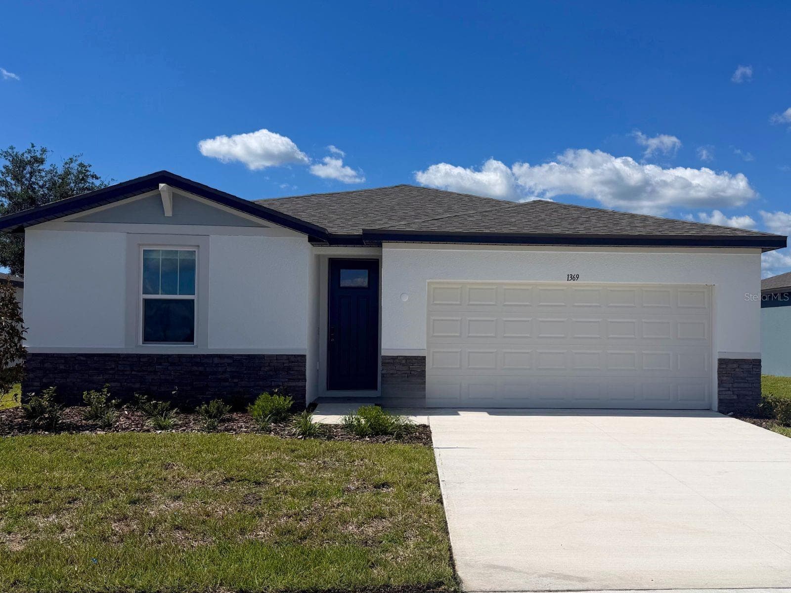 Single Family Residence at 1369 OAK VALLEY DR, AUBURNDALE, photo 2 of 15