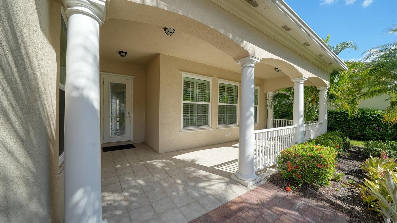 Single Family Residence at 5924 MARIPOSA LN, SARASOTA, photo 4 of 55