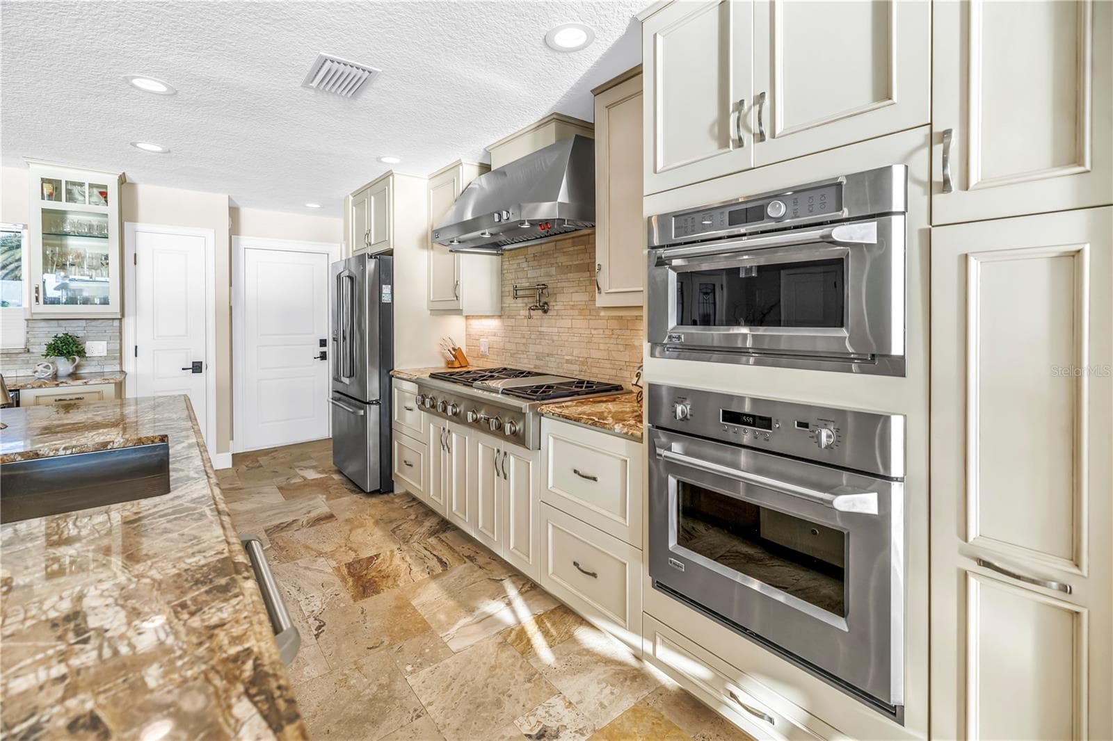 Single Family Residence at 7982 11TH AVE S, ST PETERSBURG, photo 13 of 90