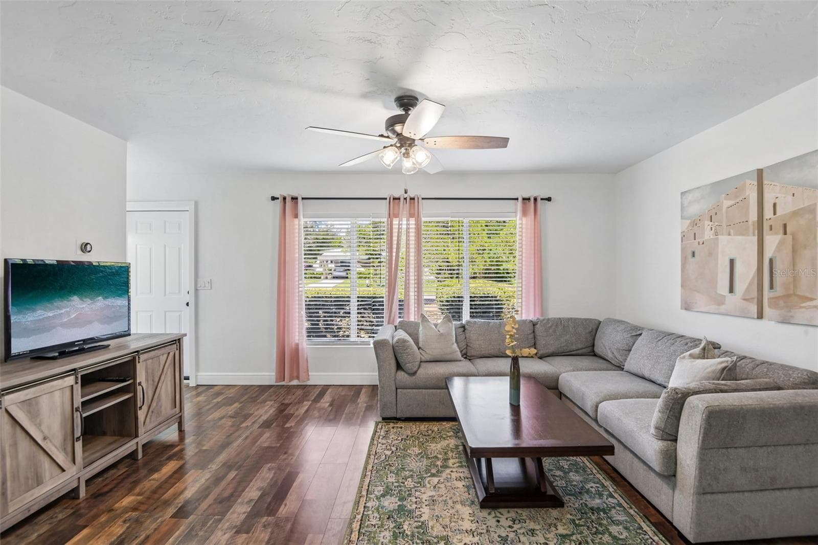Single Family Residence at 201 REDWOOD AVE, TAMPA, photo 4 of 40