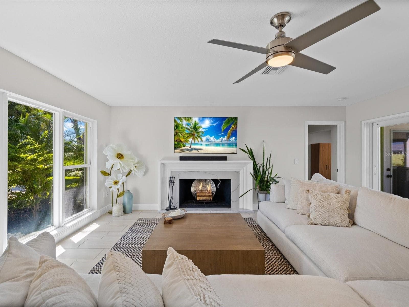 Single Family Residence at 1316 GOLF VIEW DR, BELLEAIR, photo 6 of 44