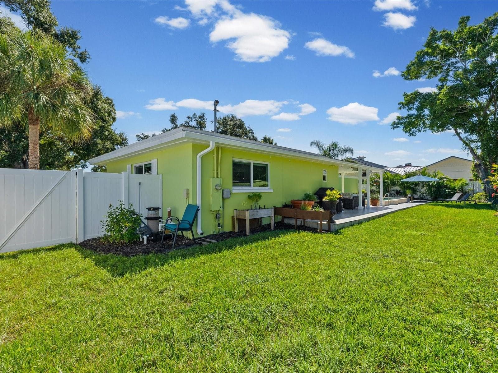Single Family Residence at 1316 GOLF VIEW DR, BELLEAIR, photo 31 of 44