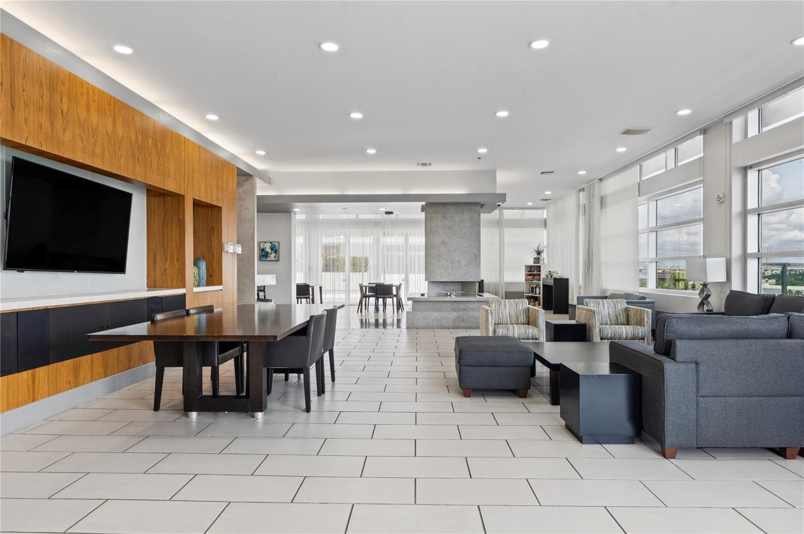 Amenity Center - 912 CHANNELSIDE DR #2414, TAMPA