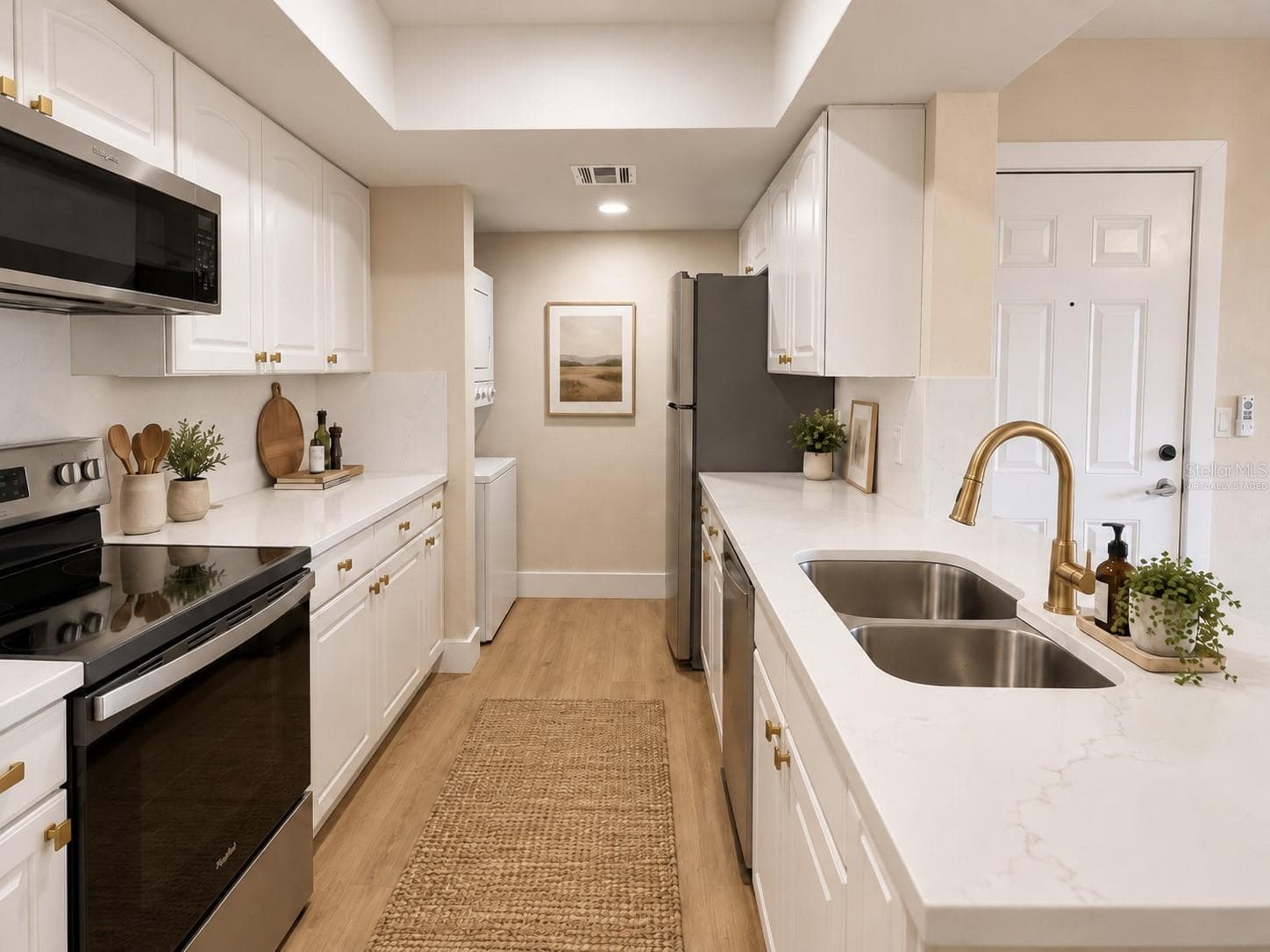 Virtually staged kitchen - 10200 GANDY BLVD N #923, ST PETERSBURG