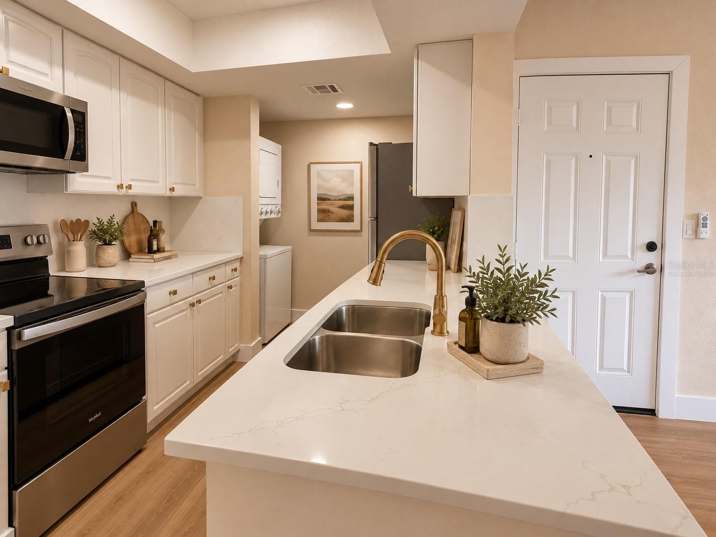 Virtually staged kitchen - 10200 GANDY BLVD N #923, ST PETERSBURG