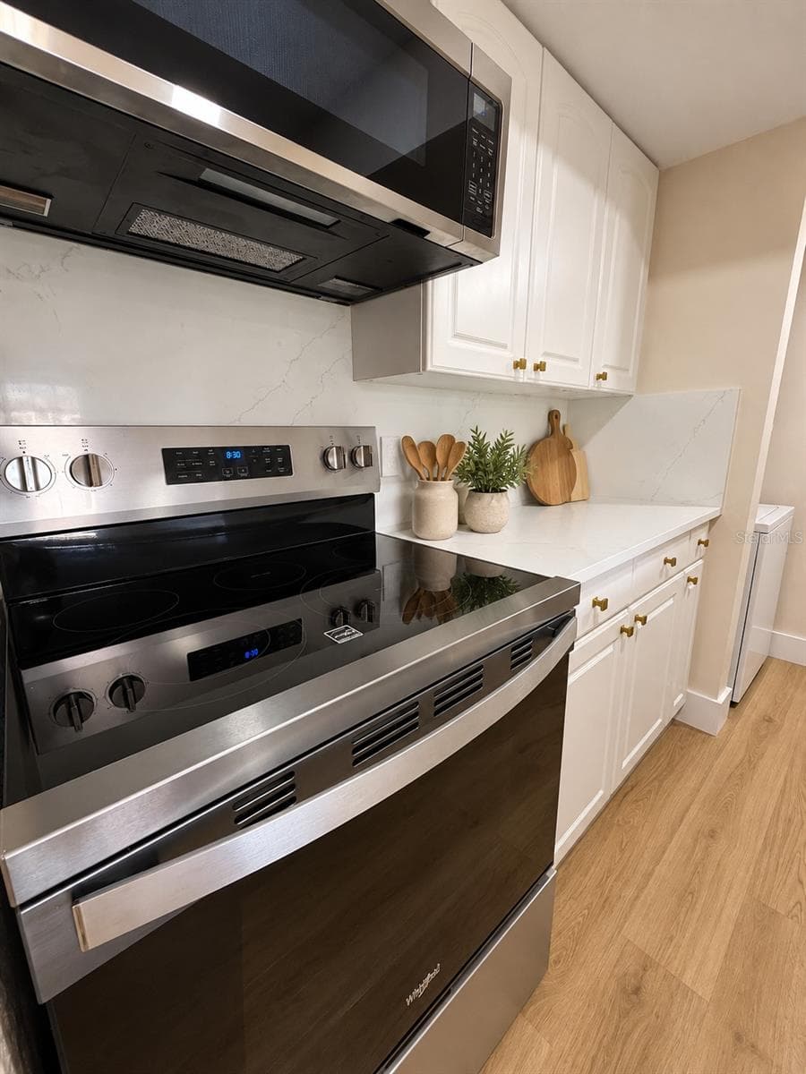 Virtual staged Kitchen - 10200 GANDY BLVD N #923, ST PETERSBURG