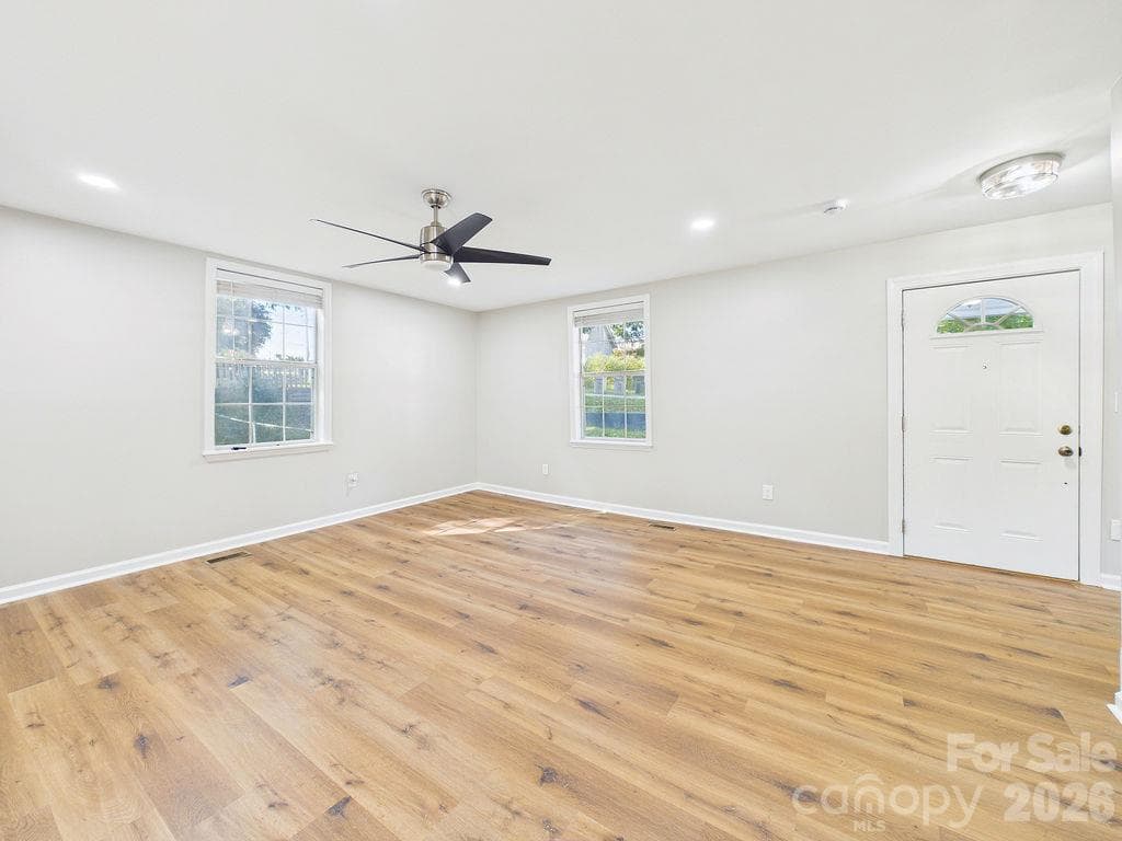 Single Family Residence at 1015 4th Avenue, Gastonia, photo 7 of 39