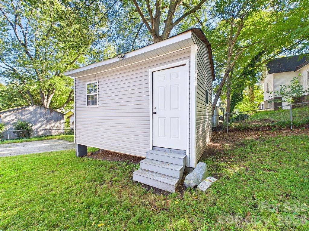 Single Family Residence at 1015 4th Avenue, Gastonia, photo 39 of 39