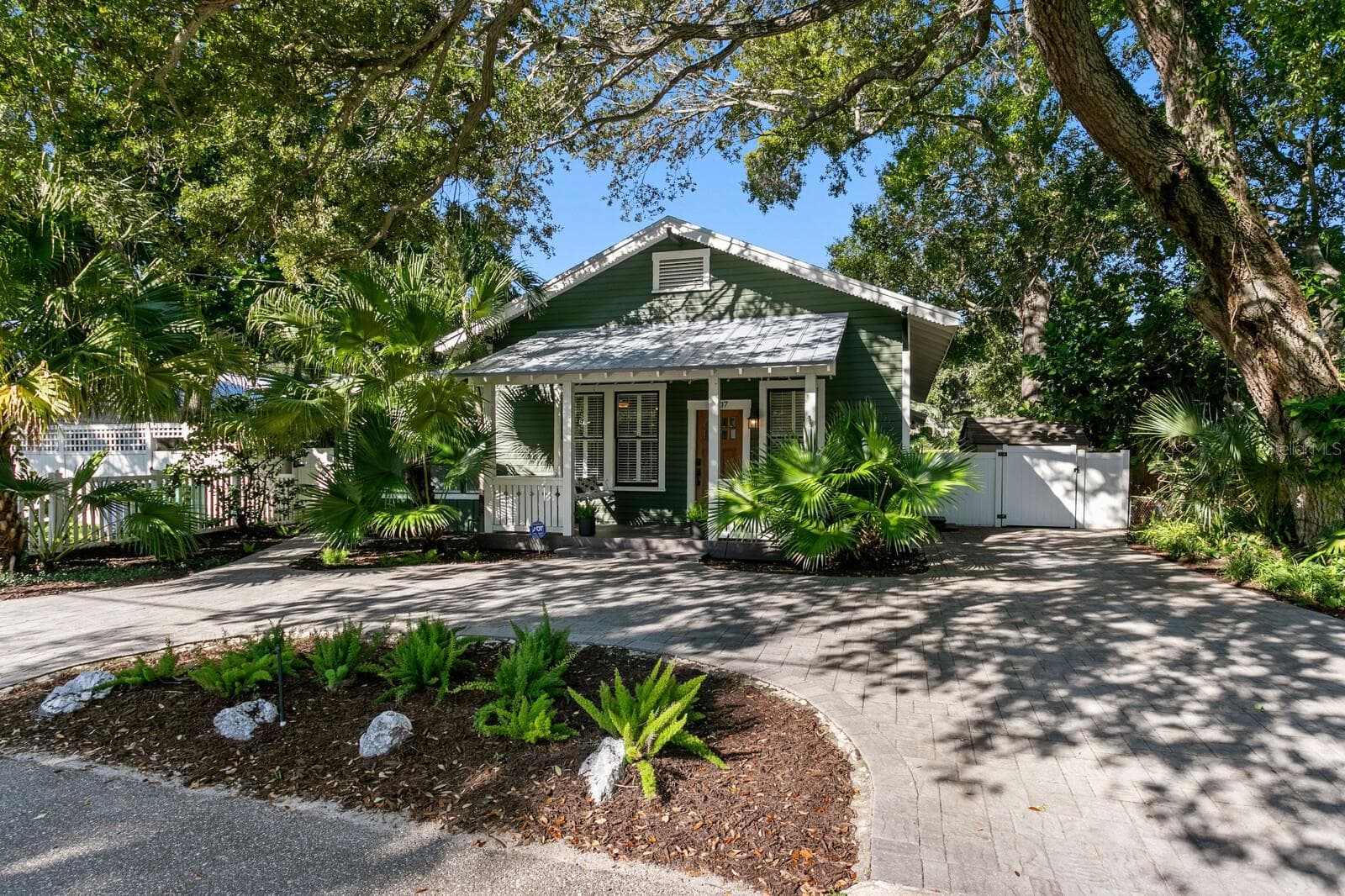 Single Family Residence at 5407 S RUSSELL ST, TAMPA, photo 2 of 29