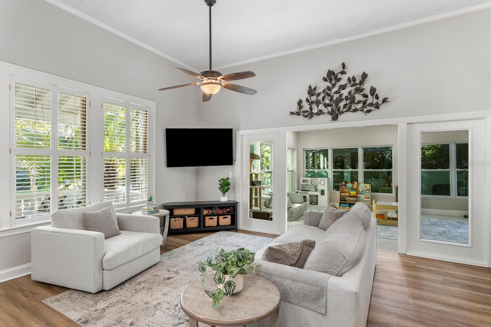 Single Family Residence at 5407 S RUSSELL ST, TAMPA, photo 6 of 29
