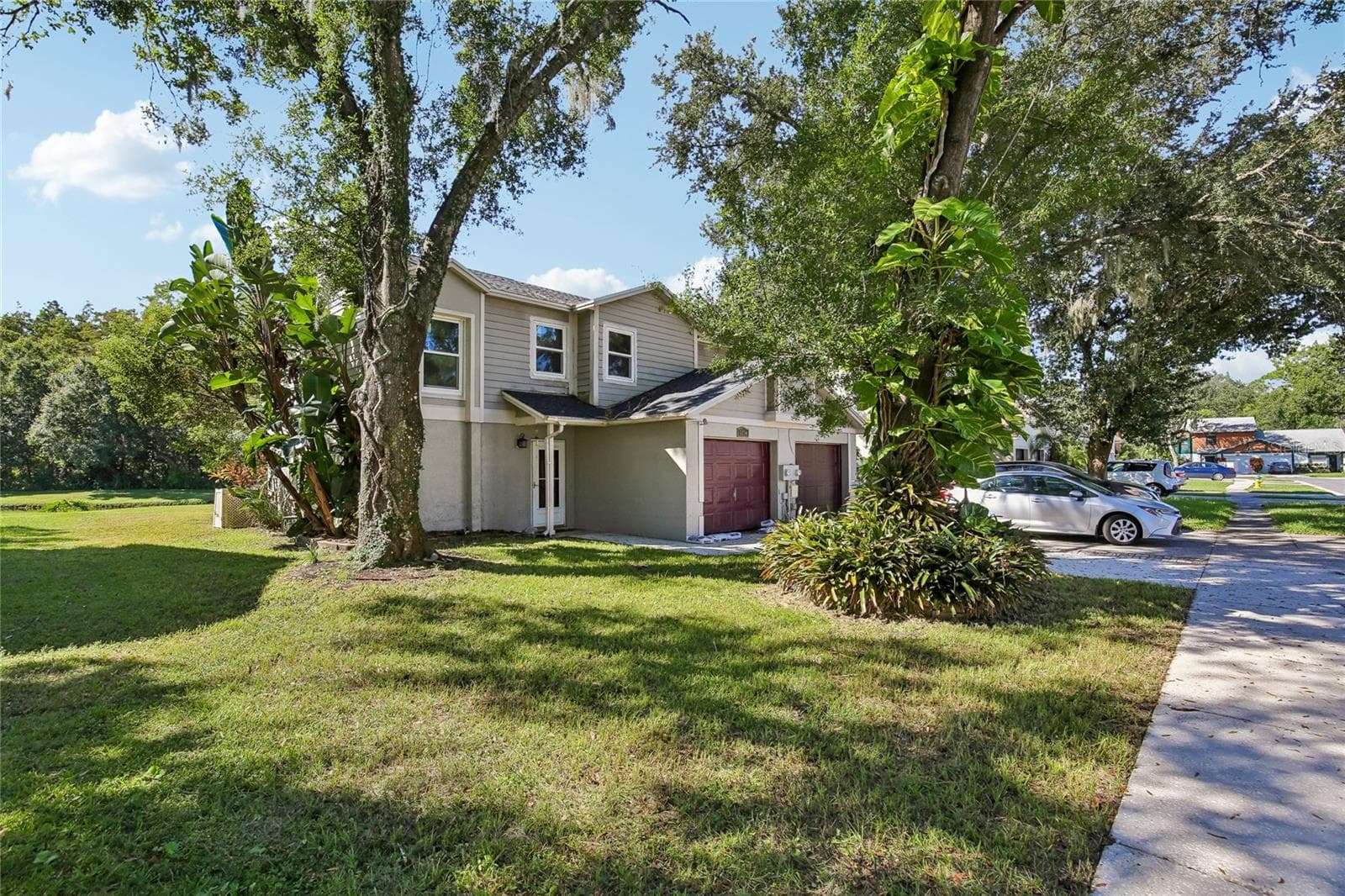 Townhouse at 5214 CORVETTE DR, TAMPA, photo 3 of 34