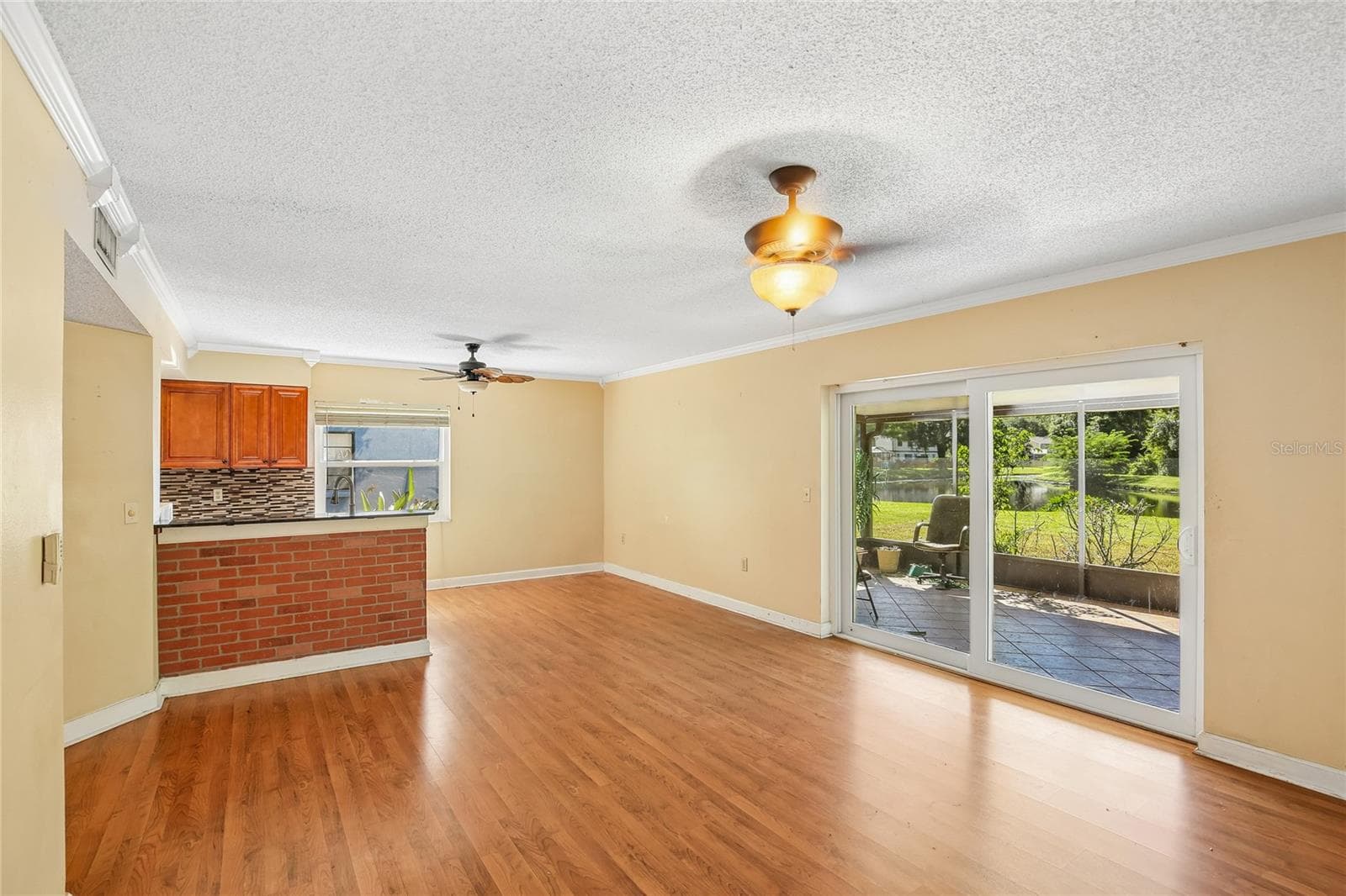 Townhouse at 5214 CORVETTE DR, TAMPA, photo 7 of 34