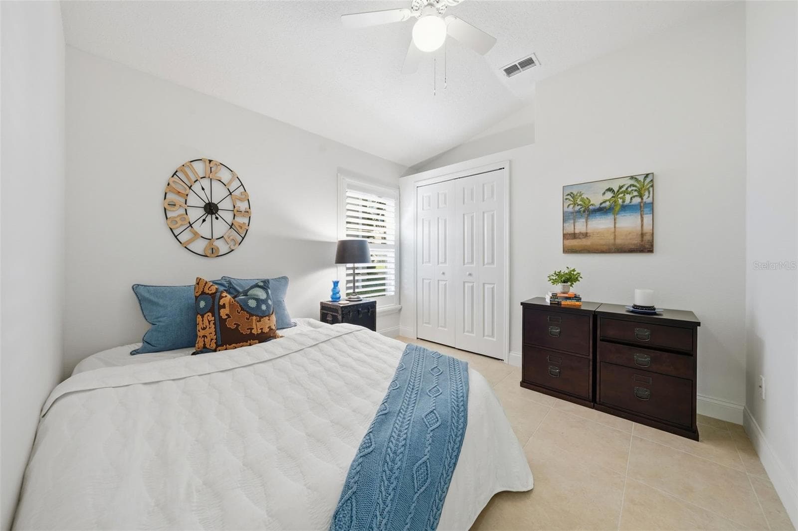 BEDROOM WITH DEEP CLOSET - 13850 BLUEWATER CIR, ORLANDO