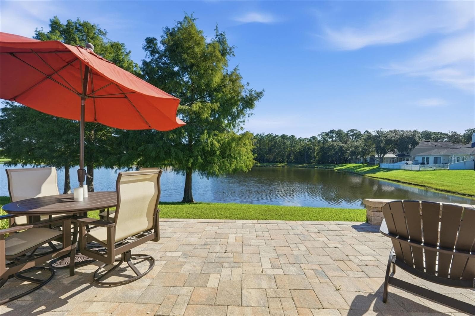 LARGE PATIO WITH BEAUTIFUL VIEWS - 13850 BLUEWATER CIR, ORLANDO
