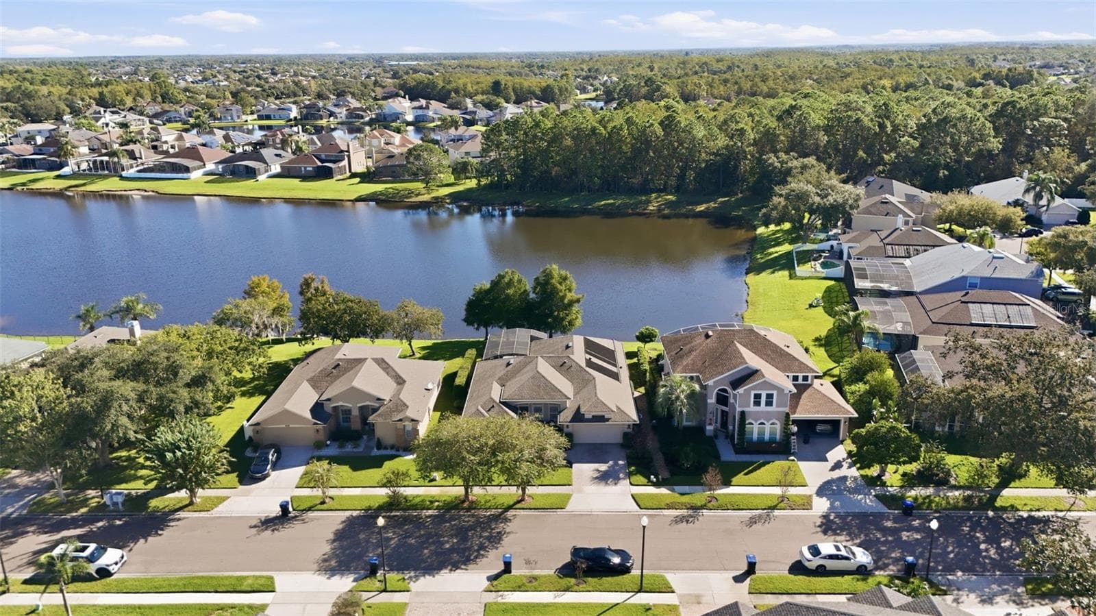 BEAUTIFUL NEIGHBORHOOD! - 13850 BLUEWATER CIR, ORLANDO