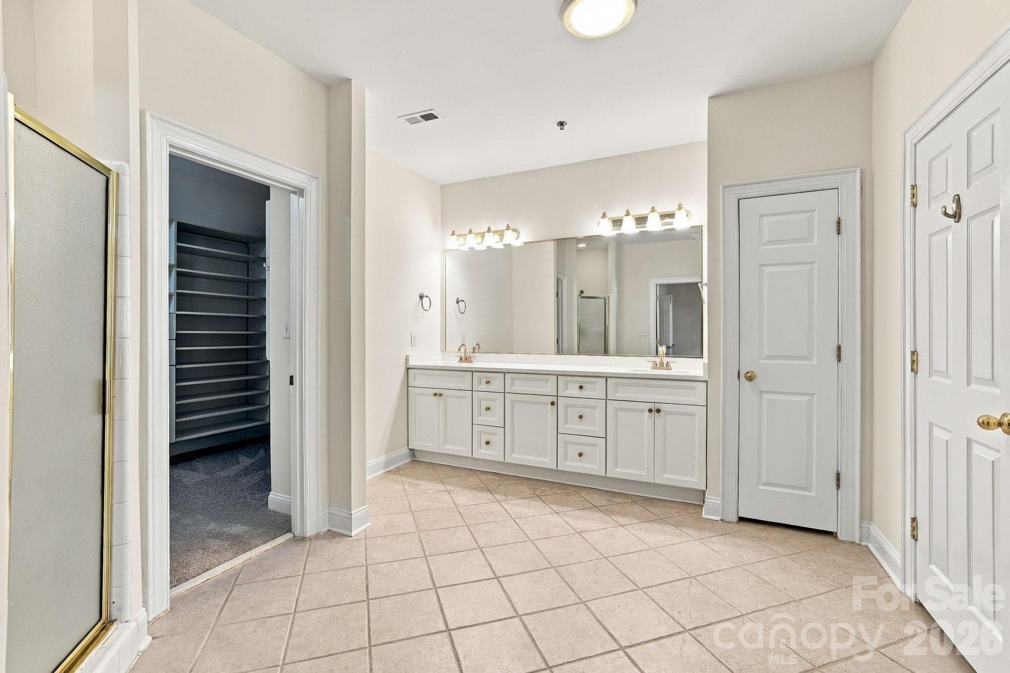 Condominium at 5601 Fairview Road, Charlotte, photo 14 of 26