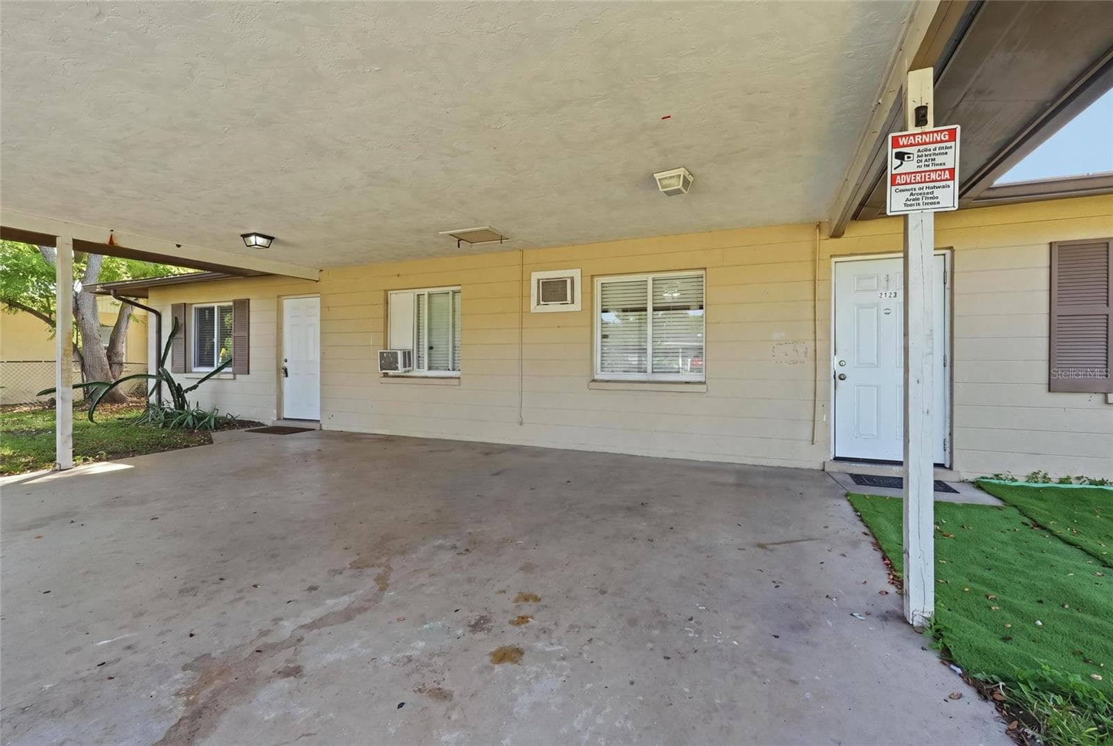 Duplex at 2418 51ST AVENUE DR W, BRADENTON, photo 4 of 52