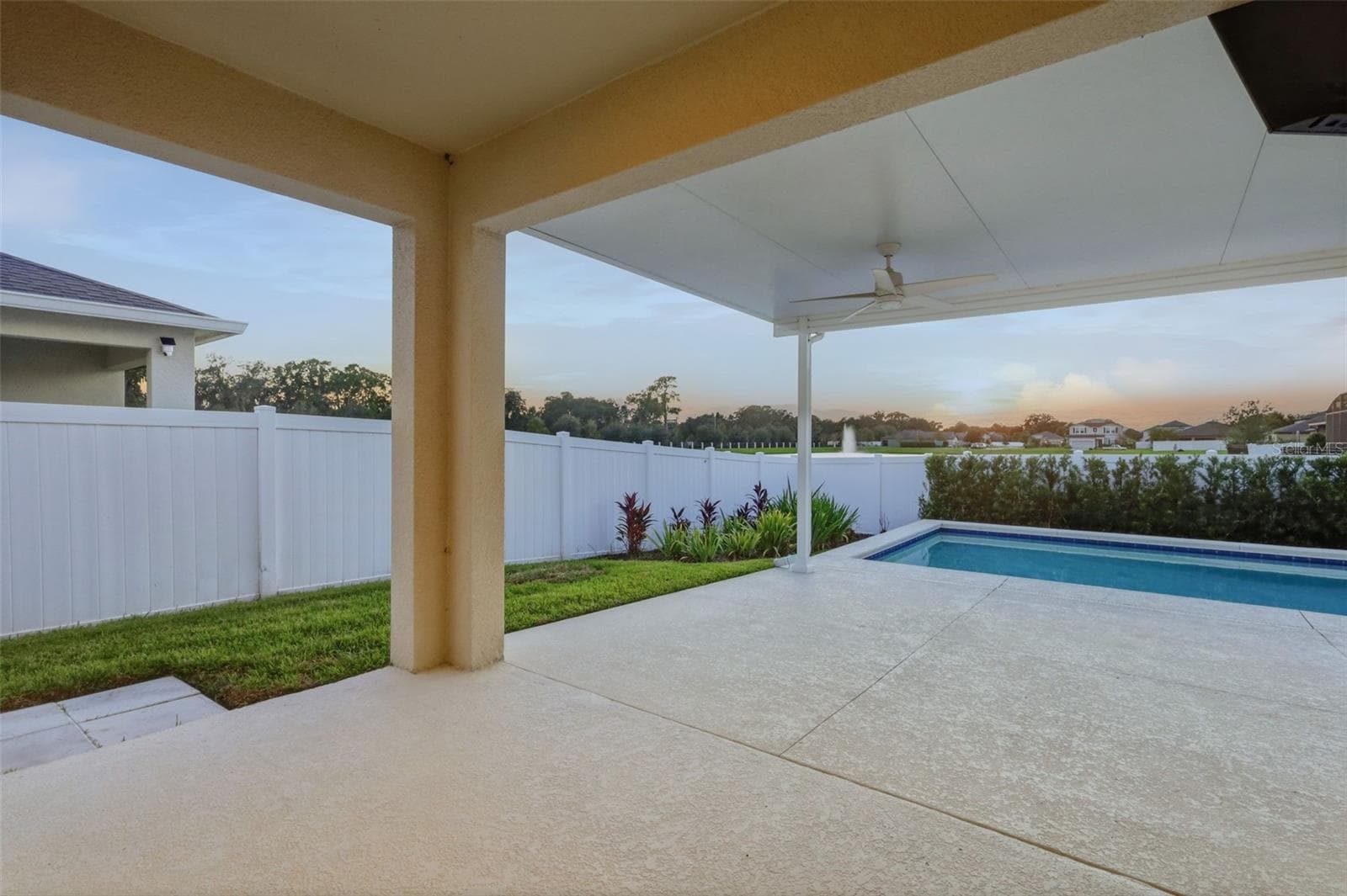 Outdoor Living - 4010 SAPSUCKER LOOP, SANFORD