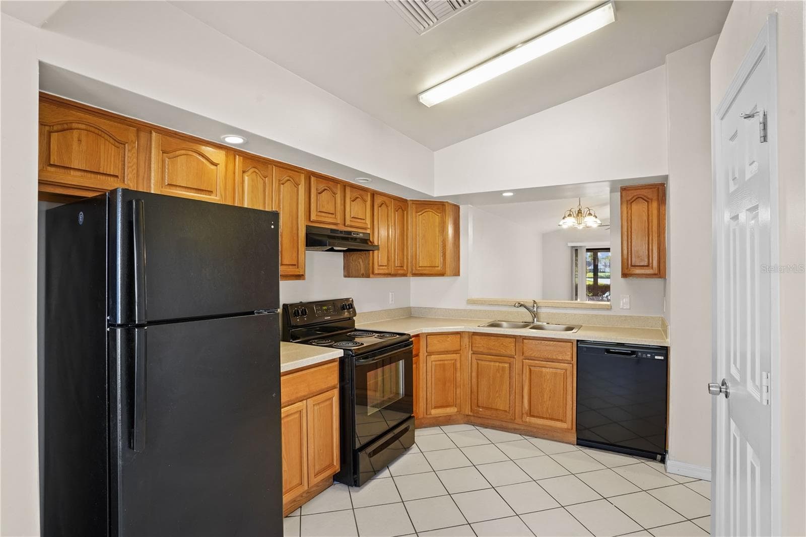 Single Family Residence at 2616 WHALEBONE BAY DR, KISSIMMEE, photo 16 of 34