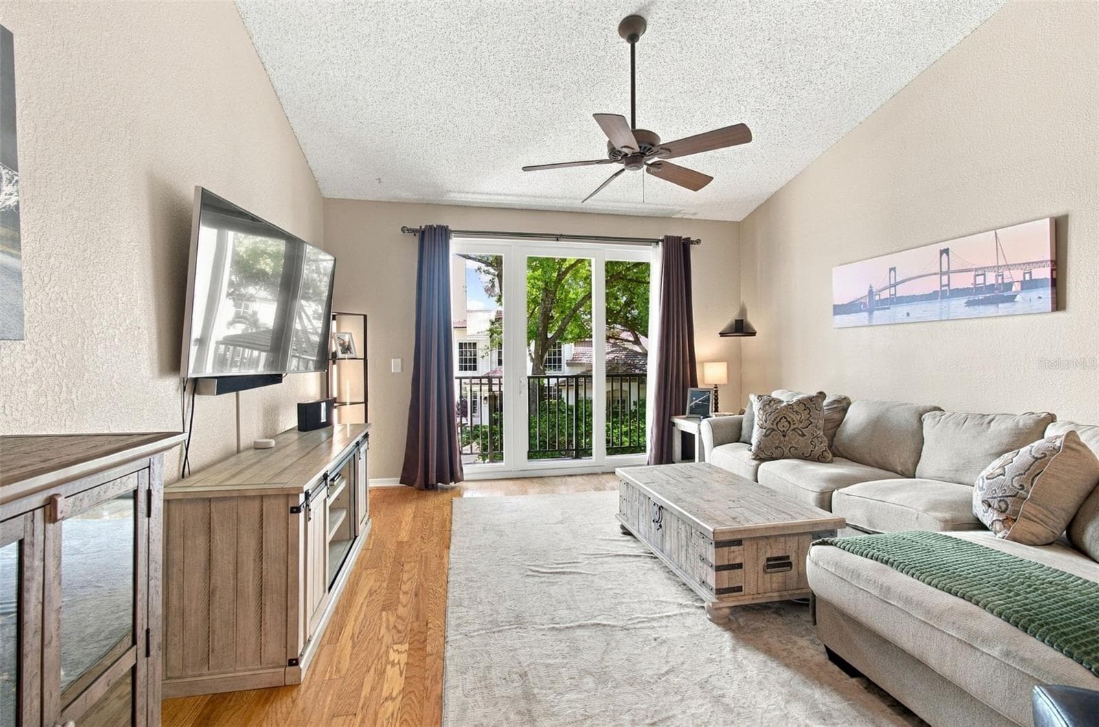 Condominium at 816 NORMANDY TRACE RD, TAMPA, photo 10 of 58