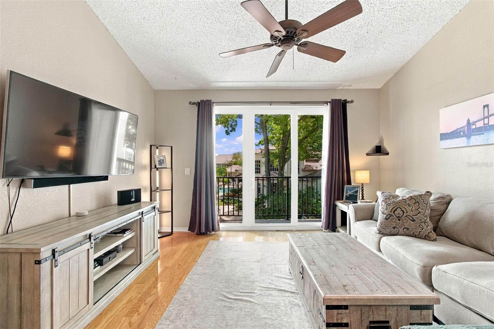 Condominium at 816 NORMANDY TRACE RD, TAMPA, photo 11 of 58