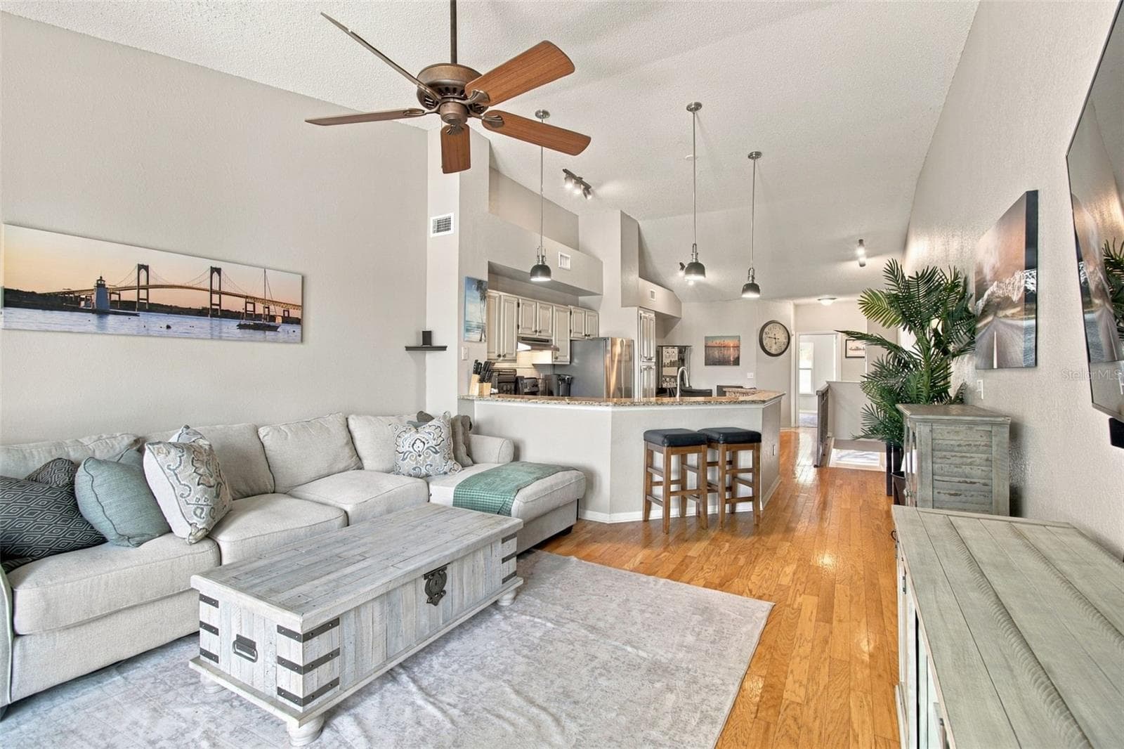 Condominium at 816 NORMANDY TRACE RD, TAMPA, photo 12 of 58