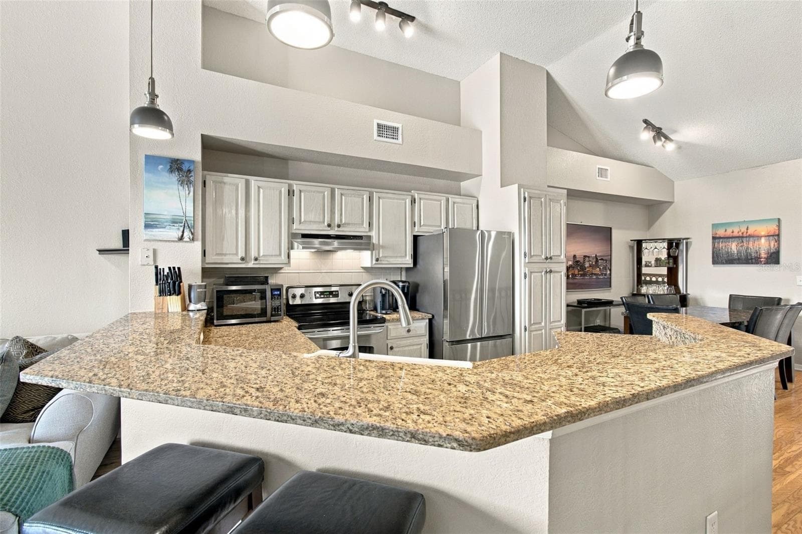 Condominium at 816 NORMANDY TRACE RD, TAMPA, photo 18 of 58