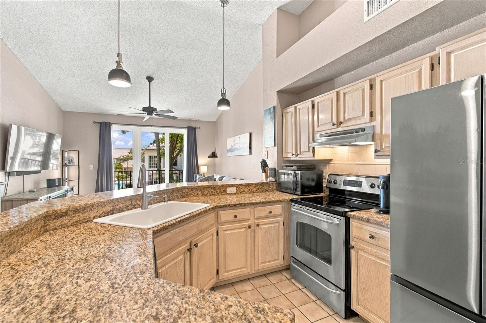 Condominium at 816 NORMANDY TRACE RD, TAMPA, photo 22 of 58