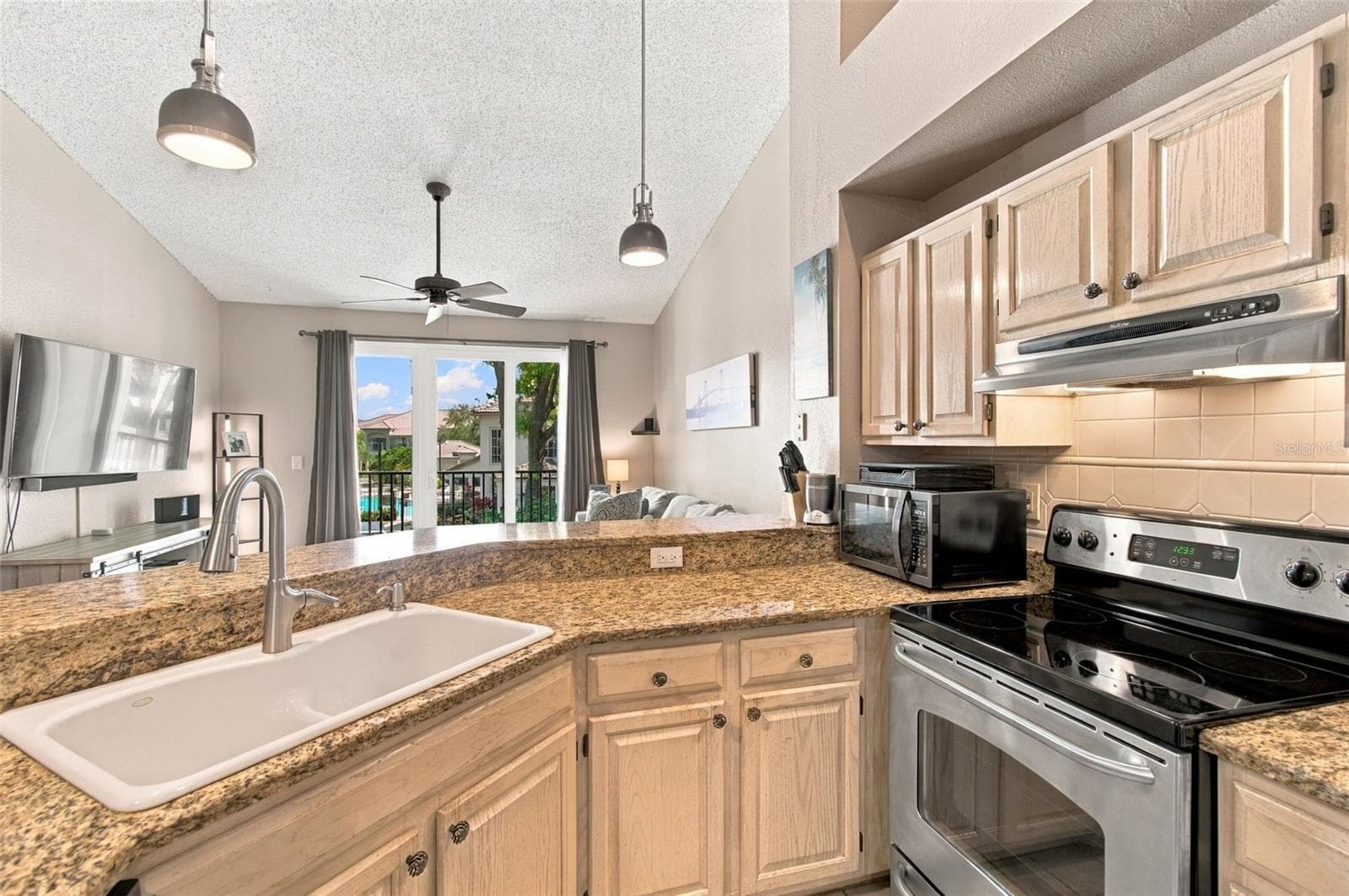 Condominium at 816 NORMANDY TRACE RD, TAMPA, photo 24 of 58