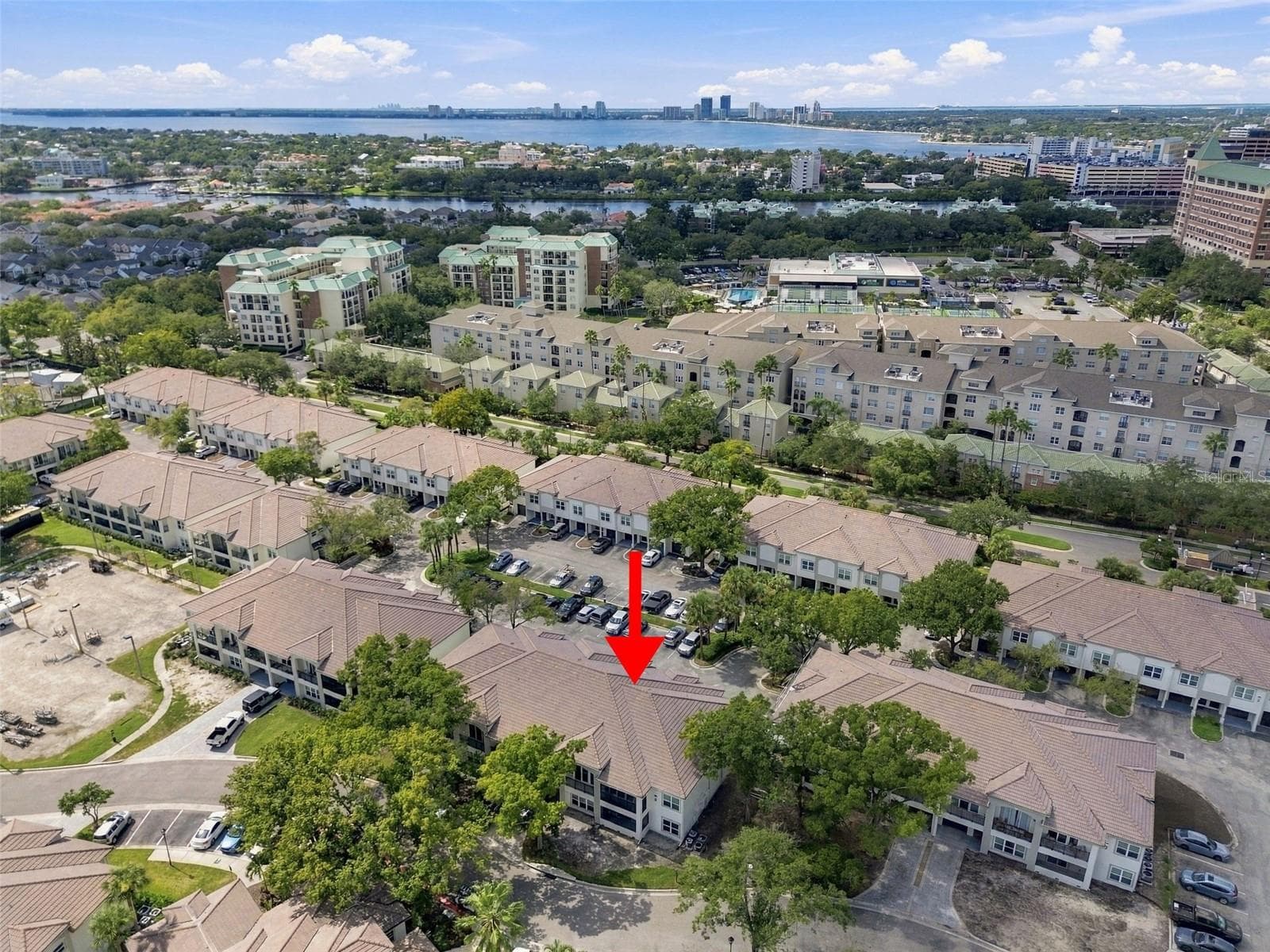 Condominium at 816 NORMANDY TRACE RD, TAMPA, photo 42 of 58