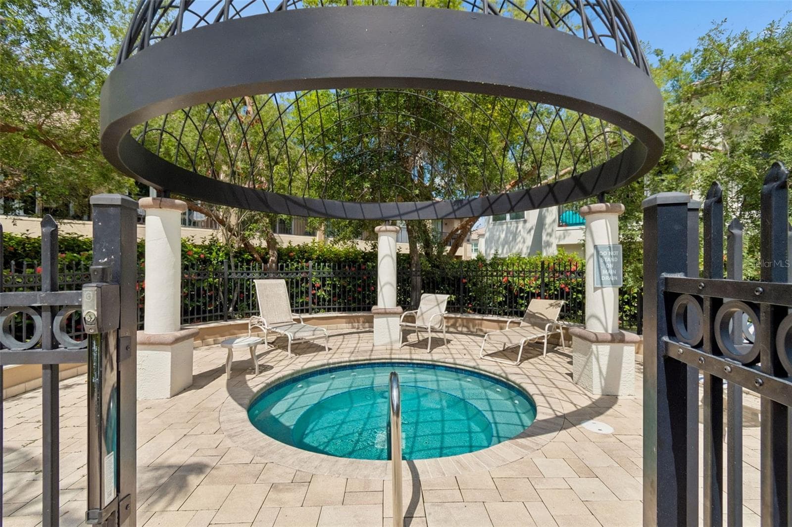 Condominium at 816 NORMANDY TRACE RD, TAMPA, photo 43 of 58