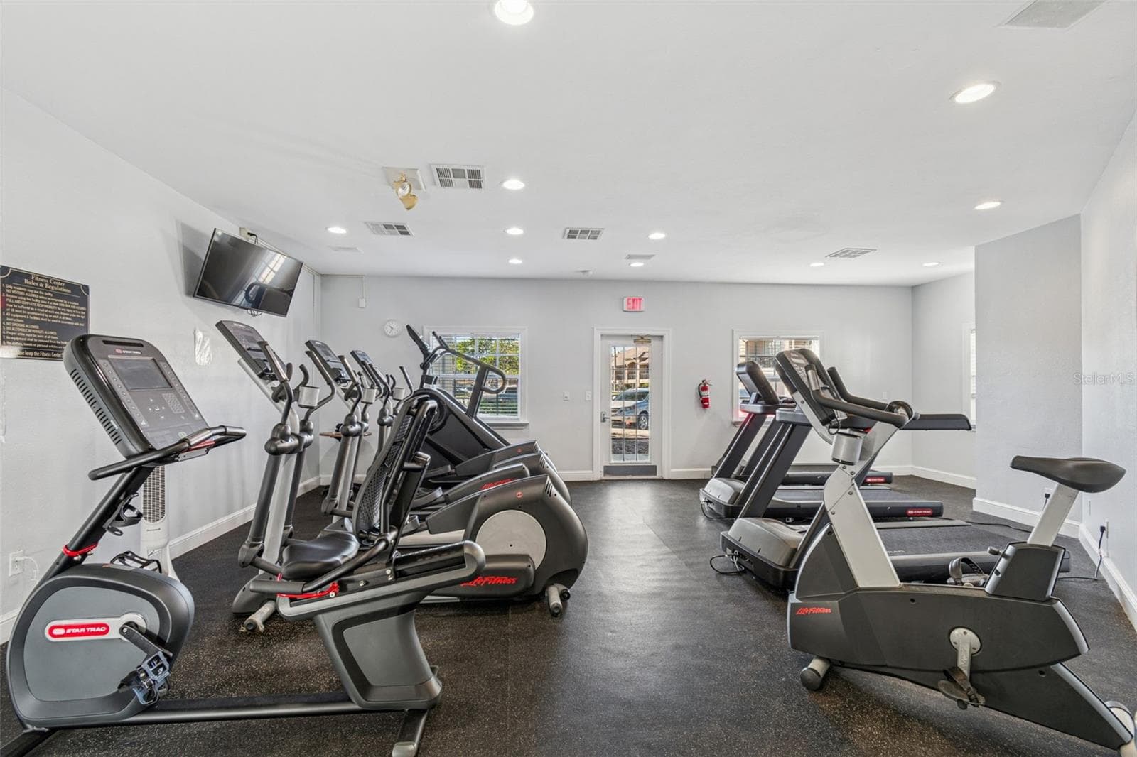Condominium at 816 NORMANDY TRACE RD, TAMPA, photo 52 of 58