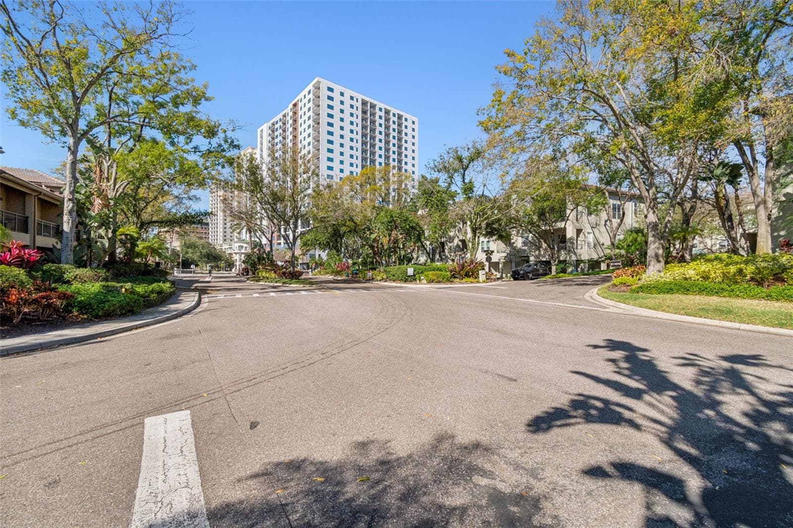 Condominium at 816 NORMANDY TRACE RD, TAMPA, photo 56 of 58