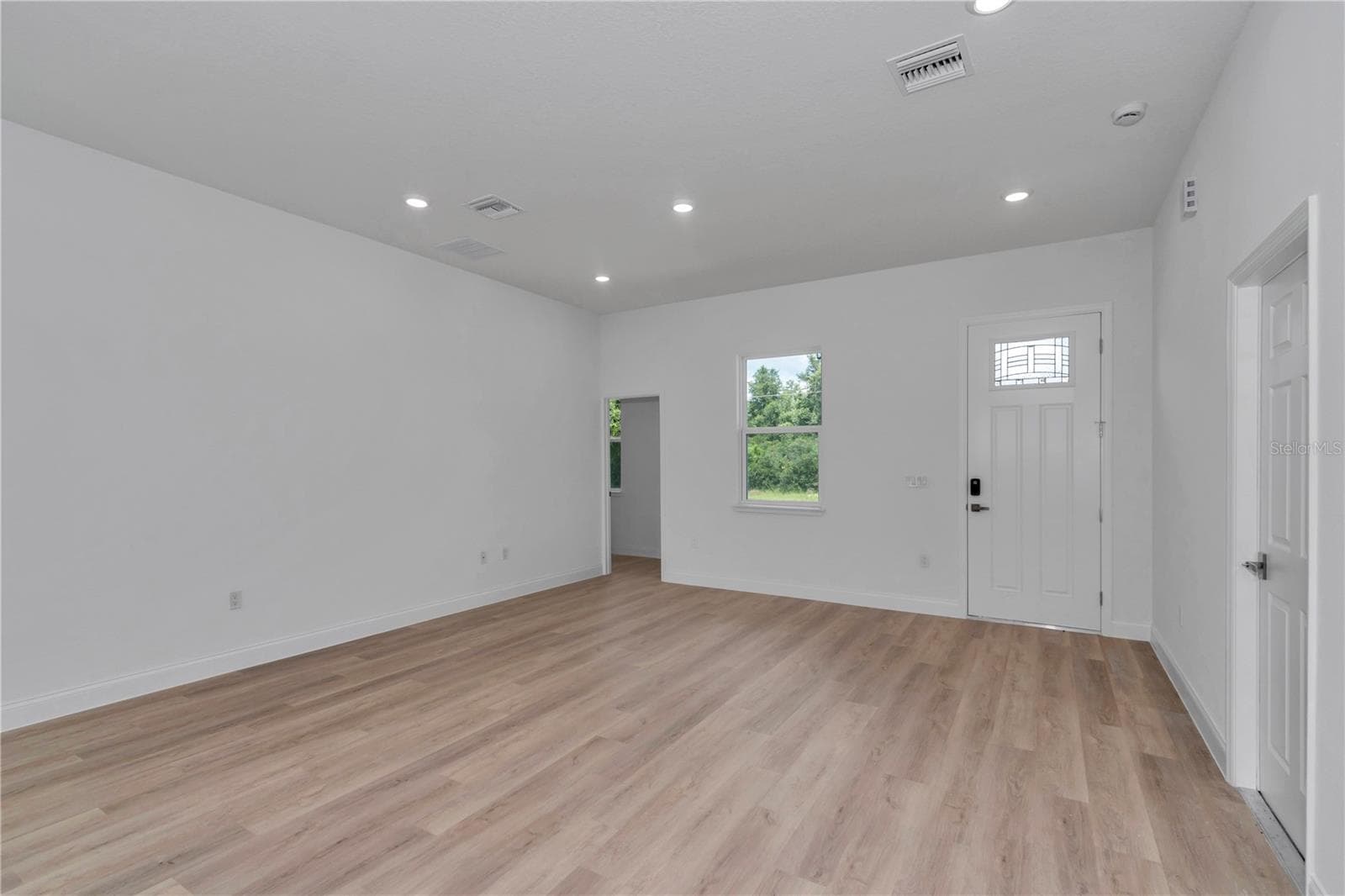 Single Family Residence at 14605 SW 61ST CT, OCALA, photo 5 of 32