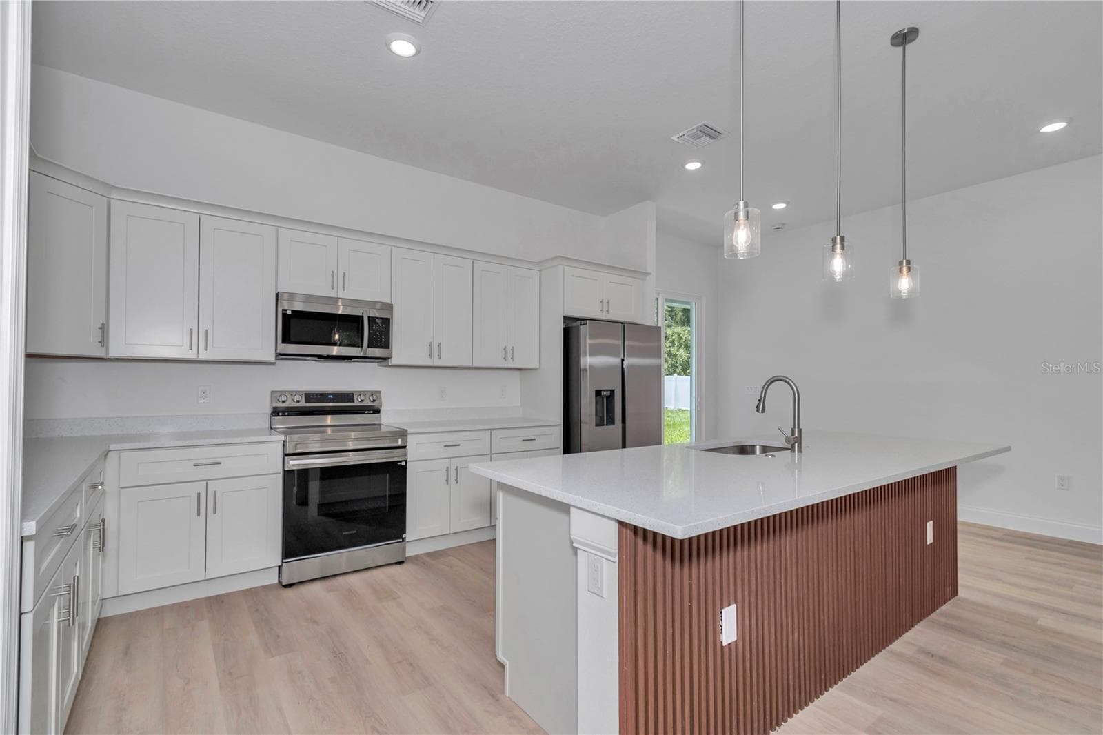 Single Family Residence at 14605 SW 61ST CT, OCALA, photo 7 of 32