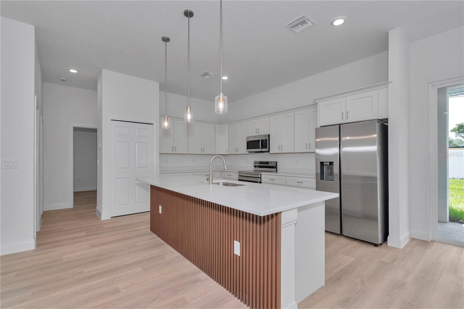 Single Family Residence at 14605 SW 61ST CT, OCALA, photo 9 of 32