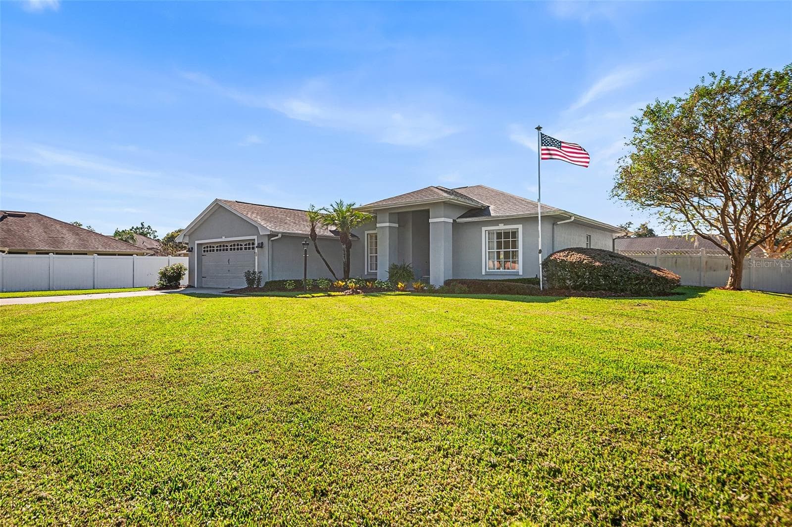 Single Family Residence at 435 LAKE HARRIS DR, LAKELAND, photo 2 of 49