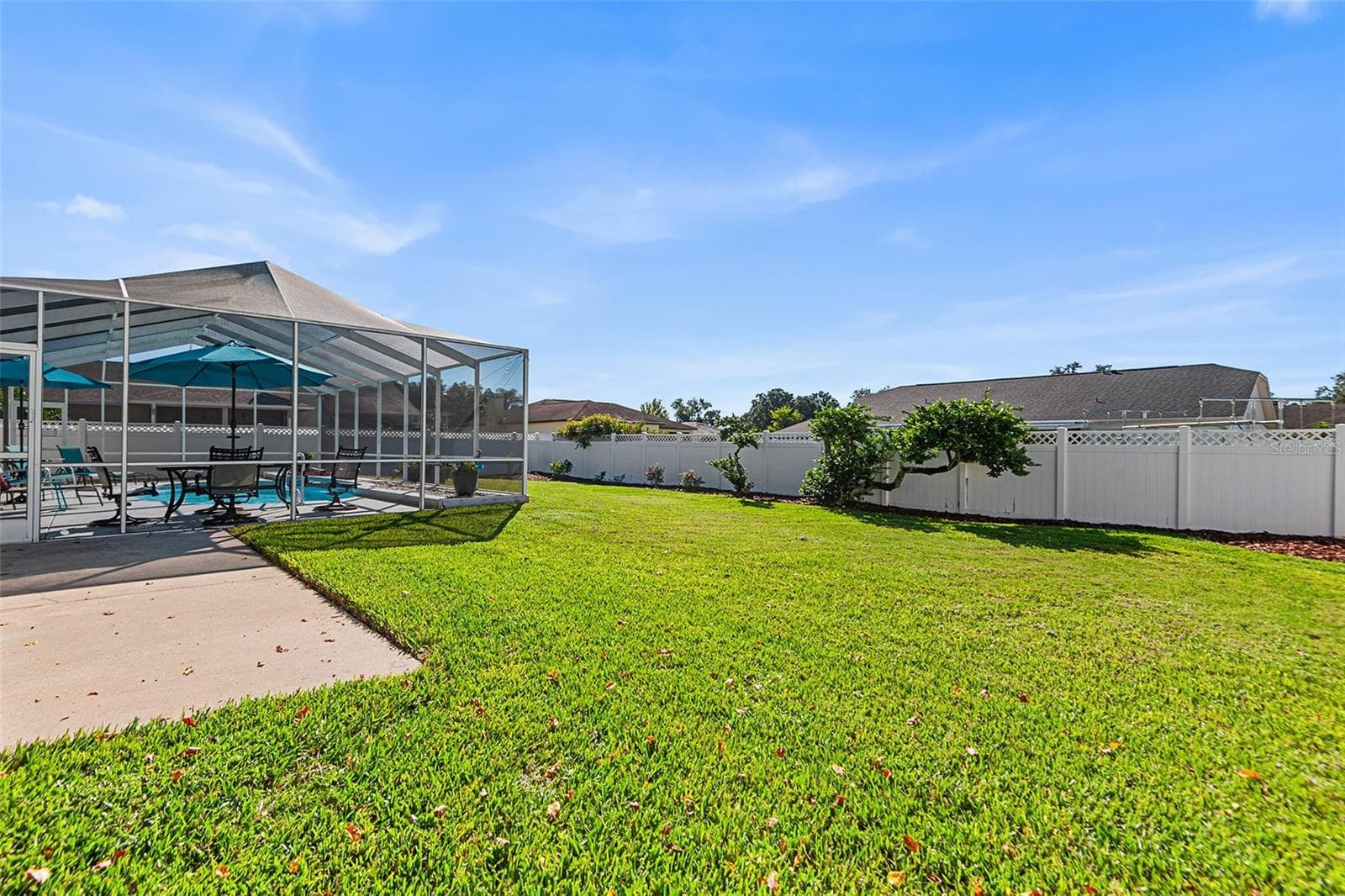Single Family Residence at 435 LAKE HARRIS DR, LAKELAND, photo 4 of 49