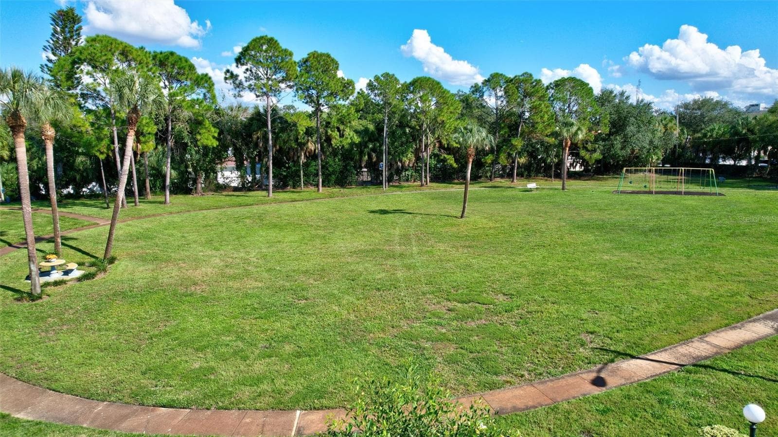 Townhouse at 4515 LA CAPRI CT, TAMPA, photo 28 of 36