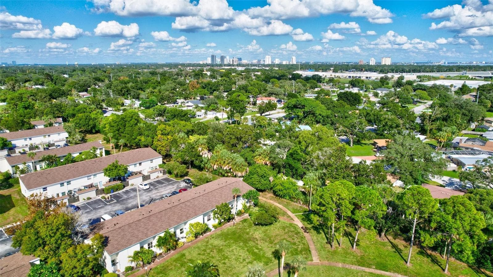 Townhouse at 4515 LA CAPRI CT, TAMPA, photo 35 of 36