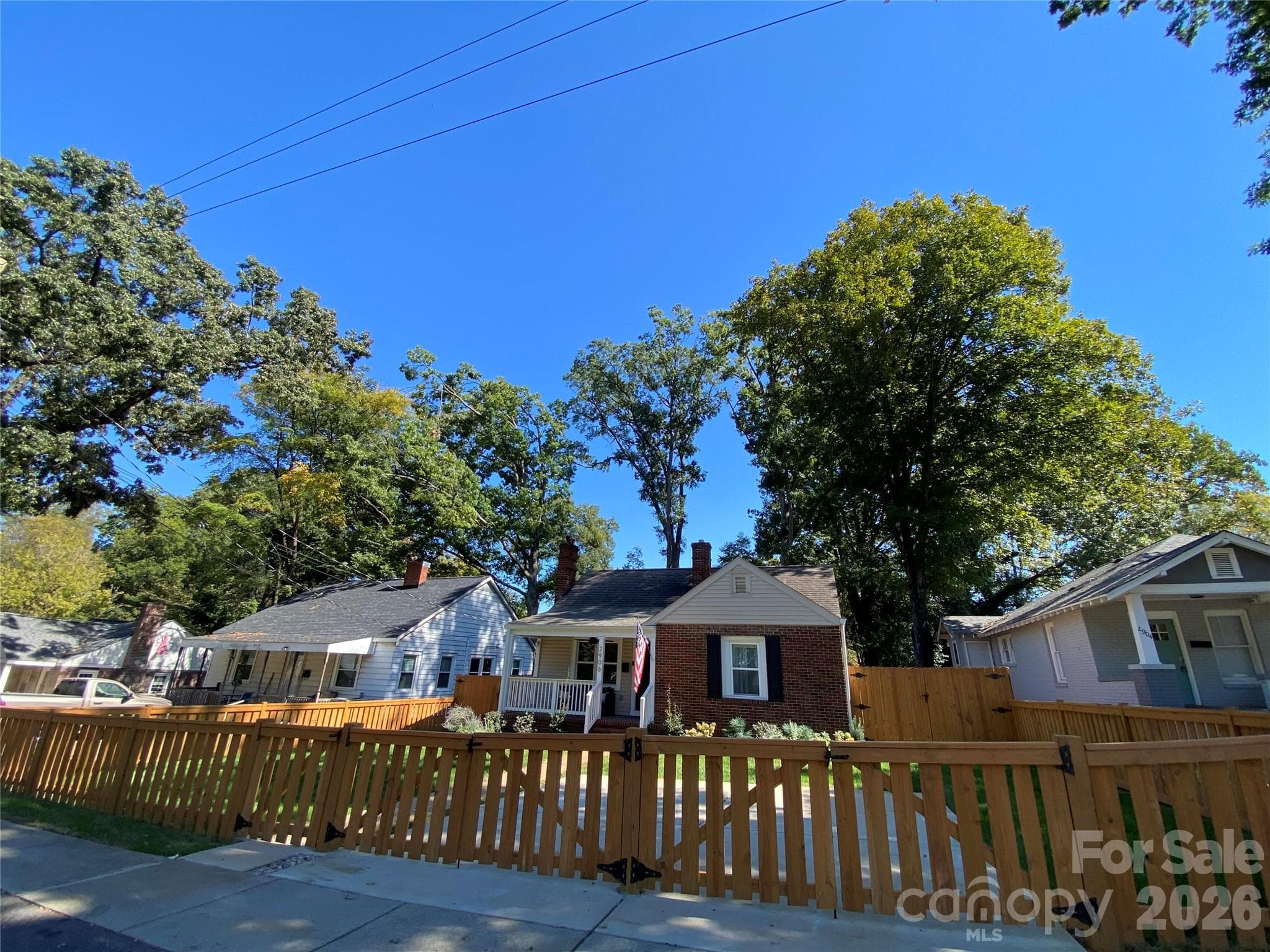 Single Family Residence at 2906 Rush Avenue, Charlotte, photo 5 of 26