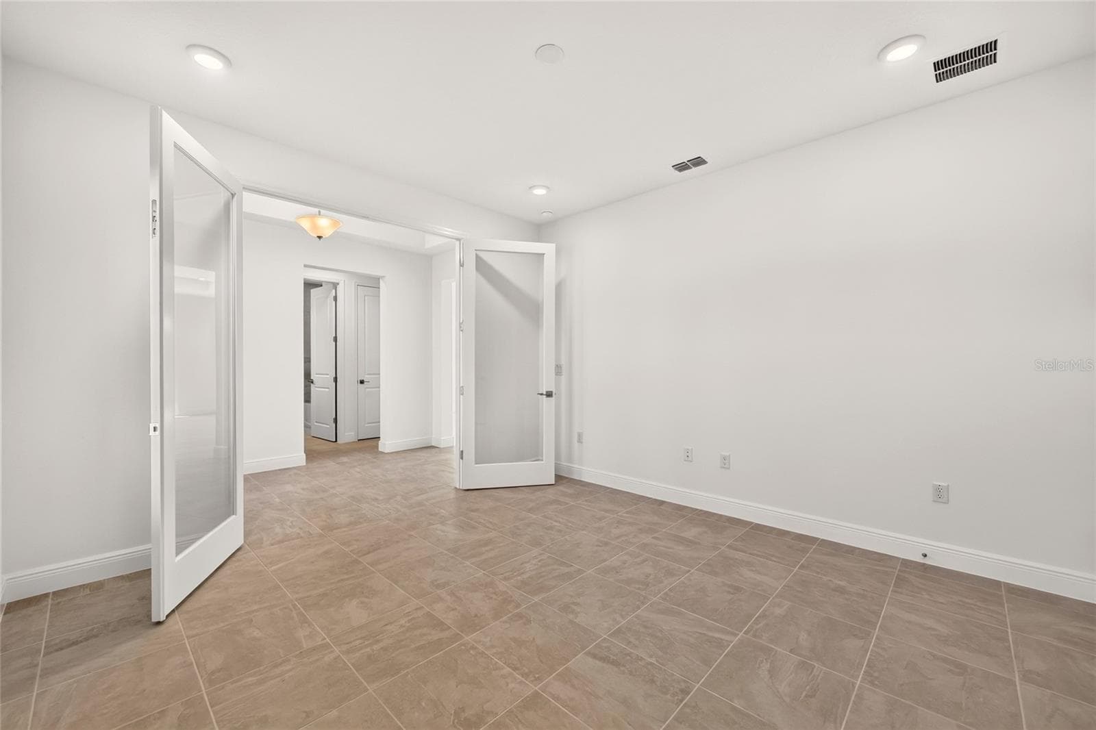 Single Family Residence at 8632 SW 99TH CIR, OCALA, photo 13 of 45